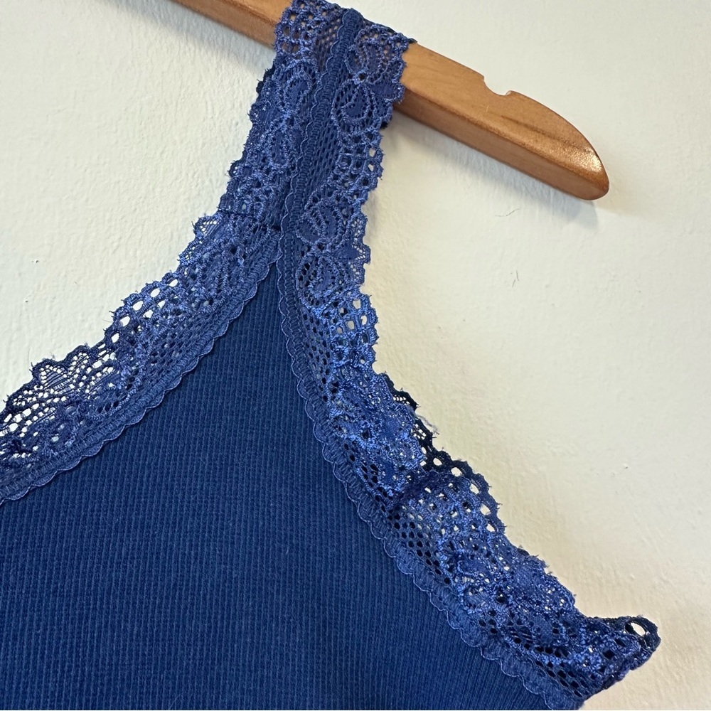 Chic Y2K style Navy Lace Trim Camisole with Ruffled Edge - Picture 6 of 6